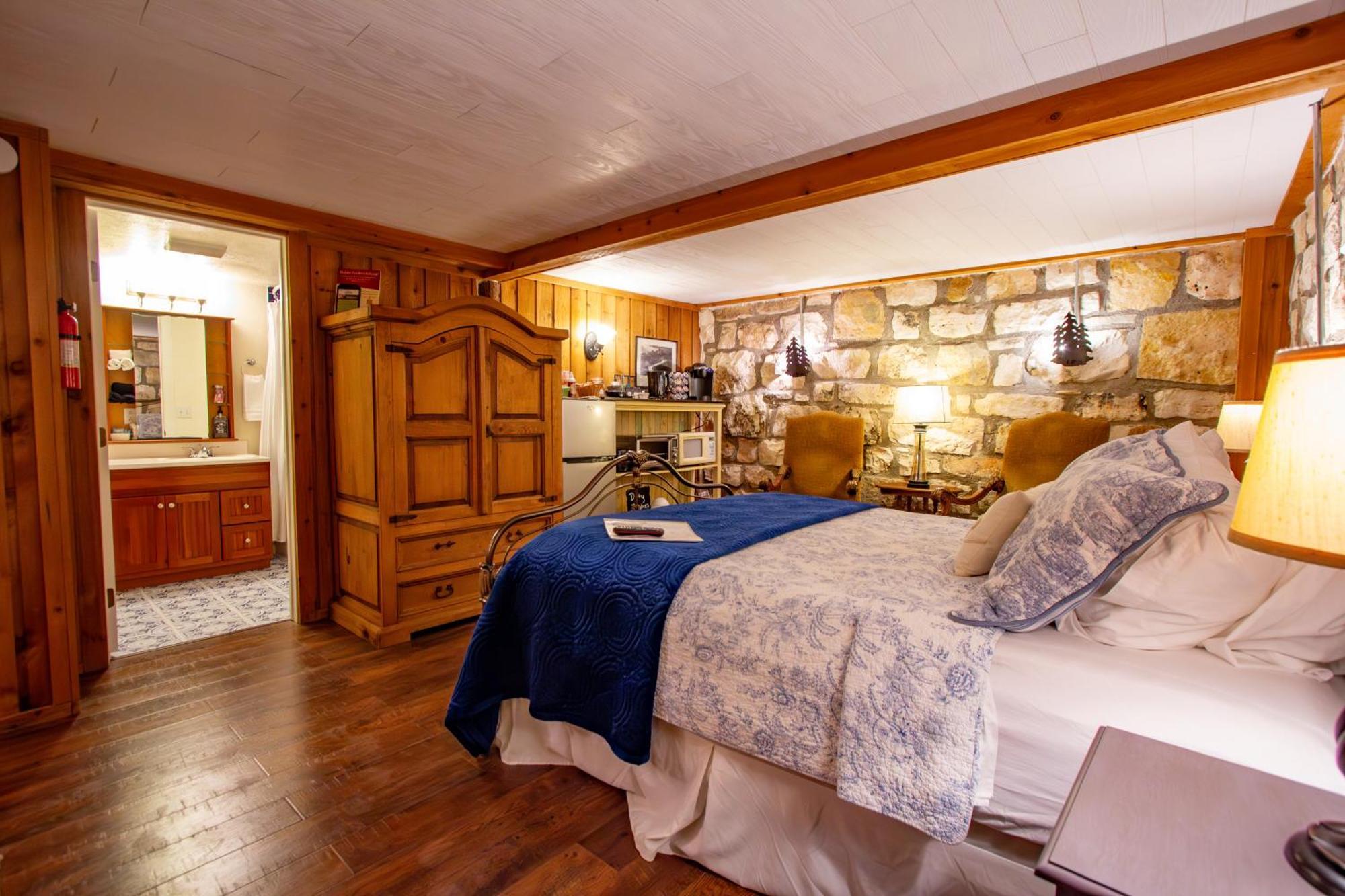 フレデリックスバーグ A Barn At The Quarry Bed & Breakfast エクステリア 写真