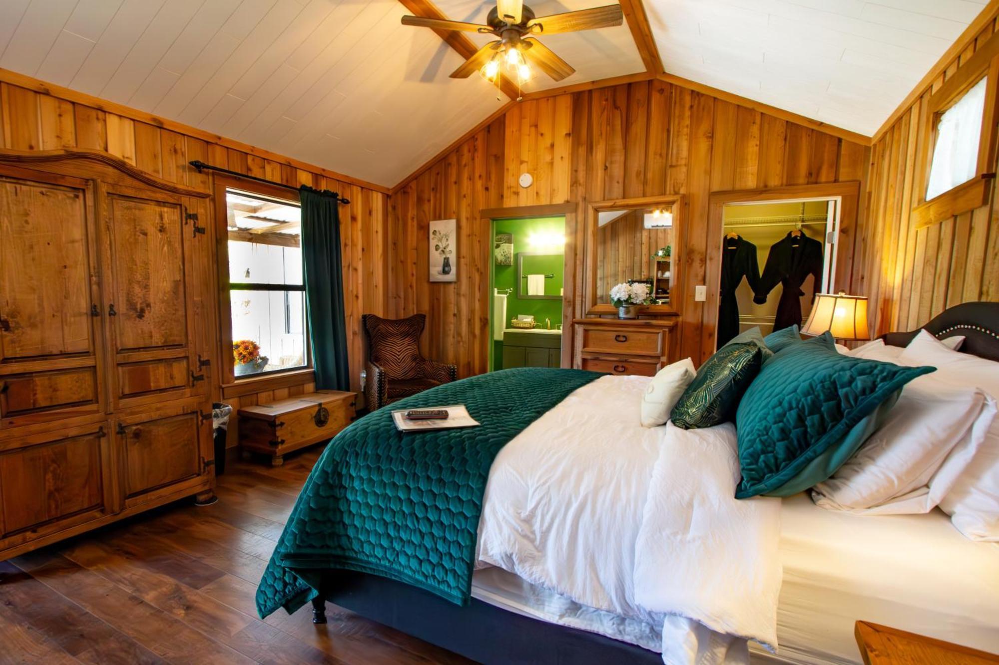 フレデリックスバーグ A Barn At The Quarry Bed & Breakfast エクステリア 写真