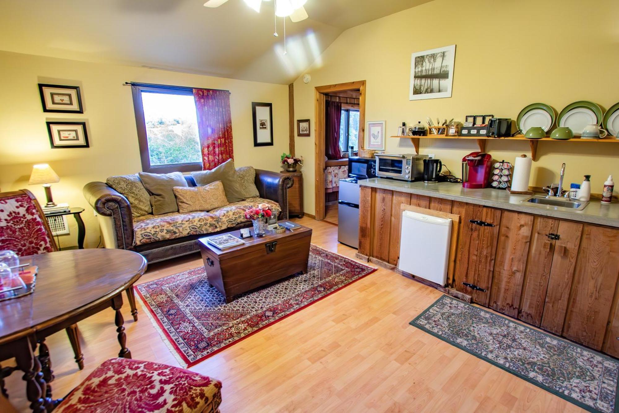 フレデリックスバーグ A Barn At The Quarry Bed & Breakfast エクステリア 写真