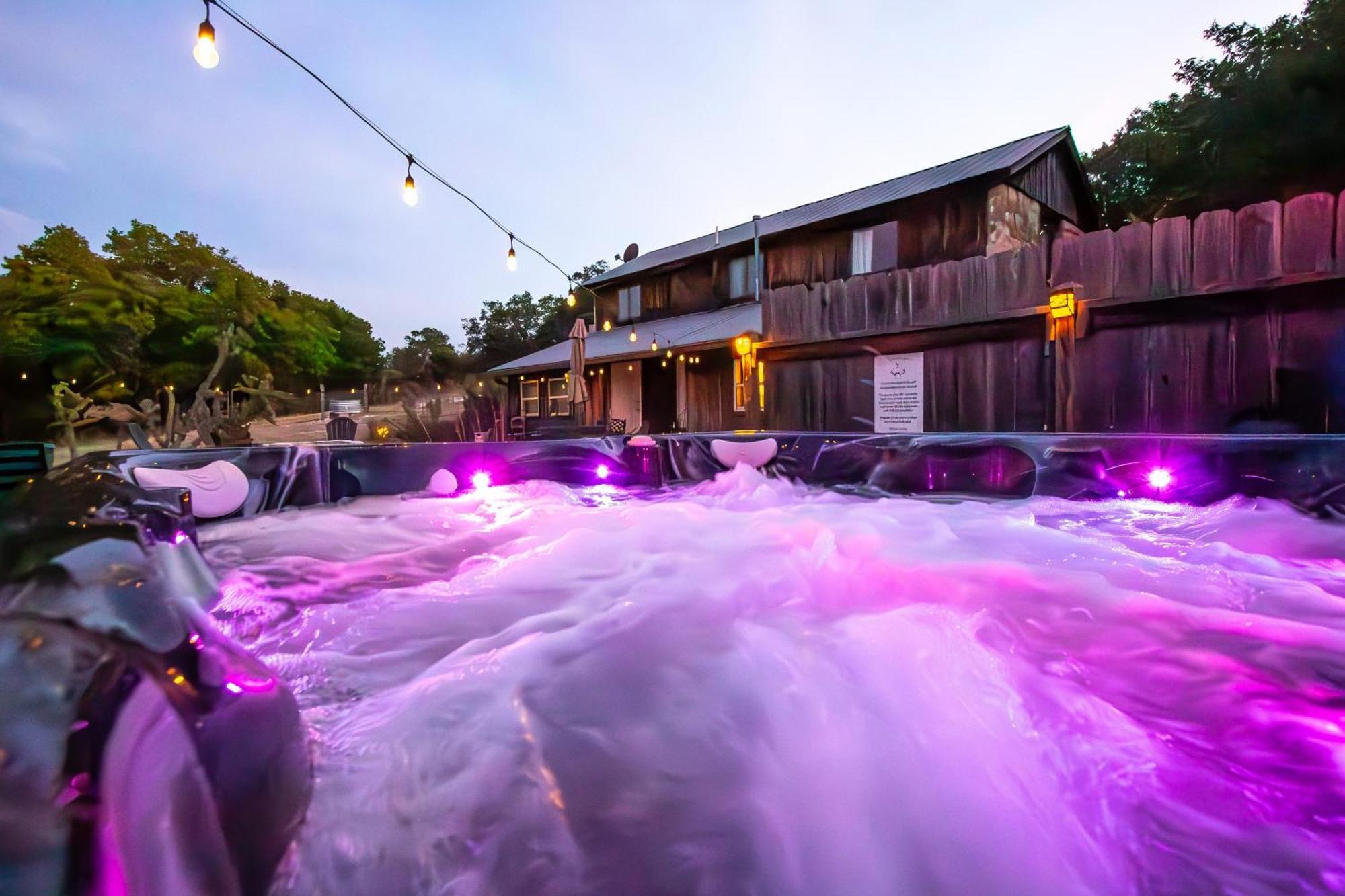 フレデリックスバーグ A Barn At The Quarry Bed & Breakfast エクステリア 写真