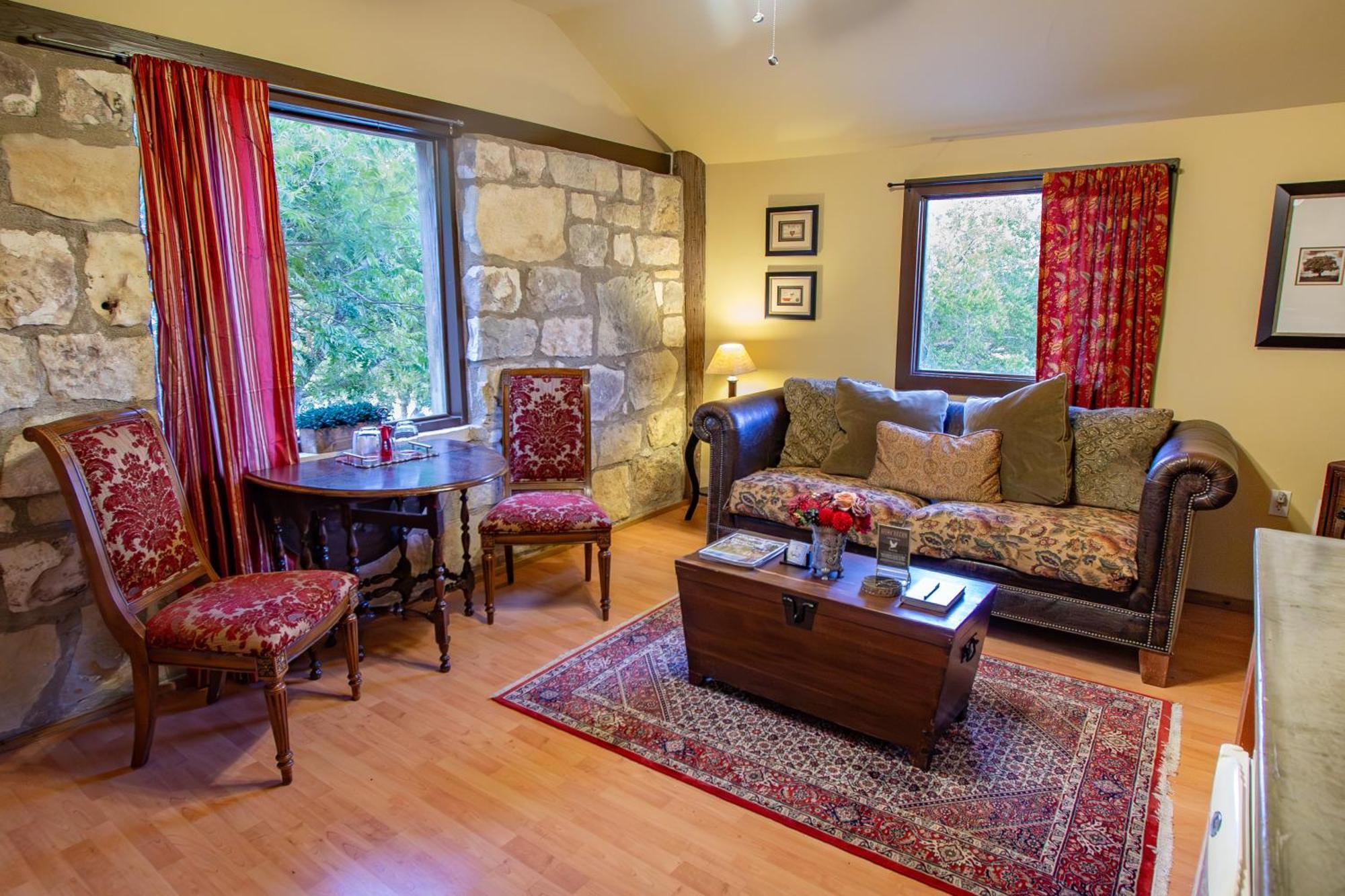 フレデリックスバーグ A Barn At The Quarry Bed & Breakfast エクステリア 写真