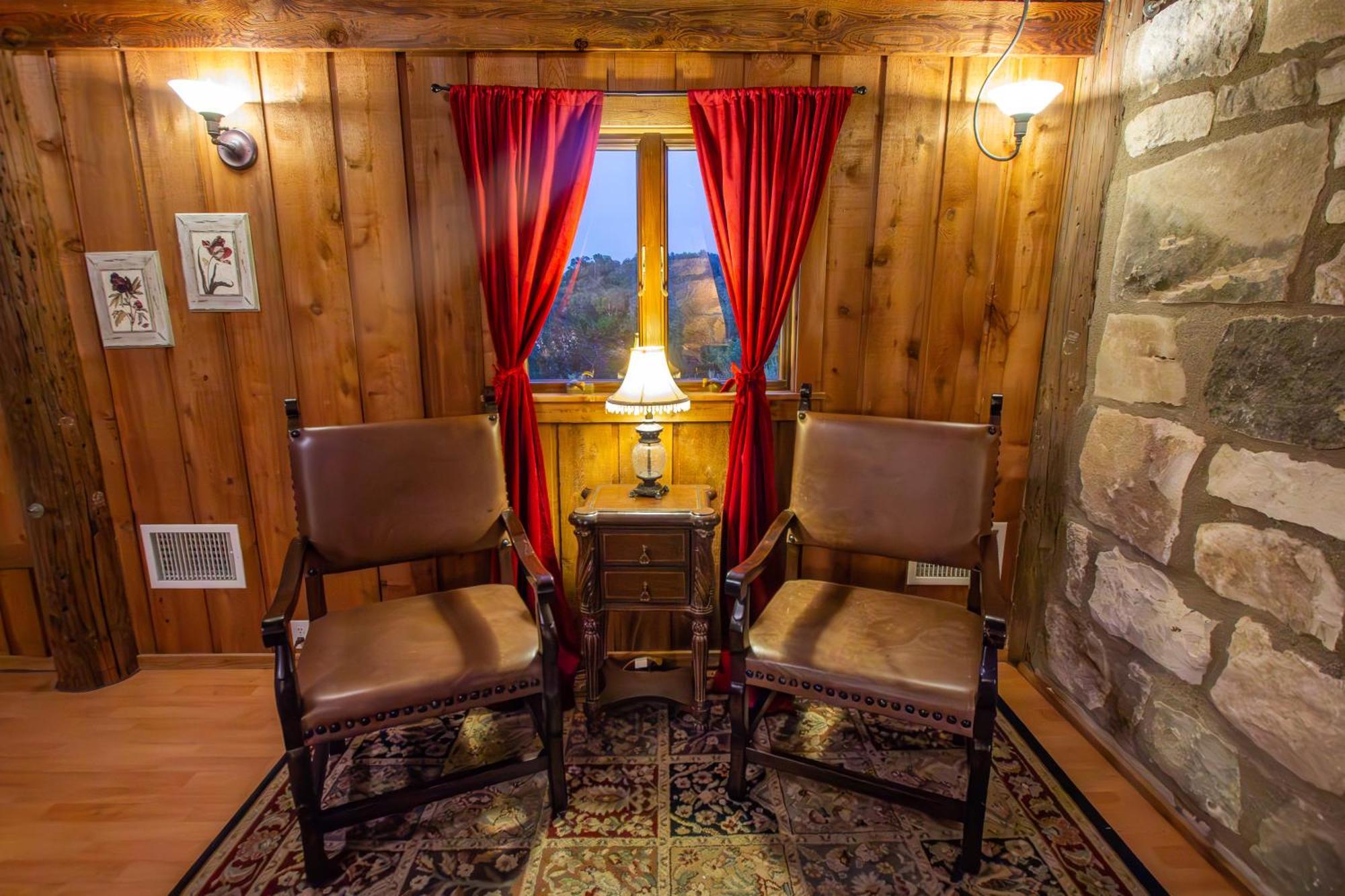 フレデリックスバーグ A Barn At The Quarry Bed & Breakfast エクステリア 写真