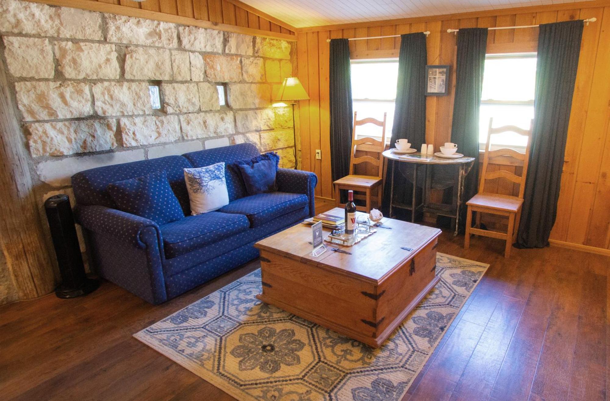 フレデリックスバーグ A Barn At The Quarry Bed & Breakfast エクステリア 写真