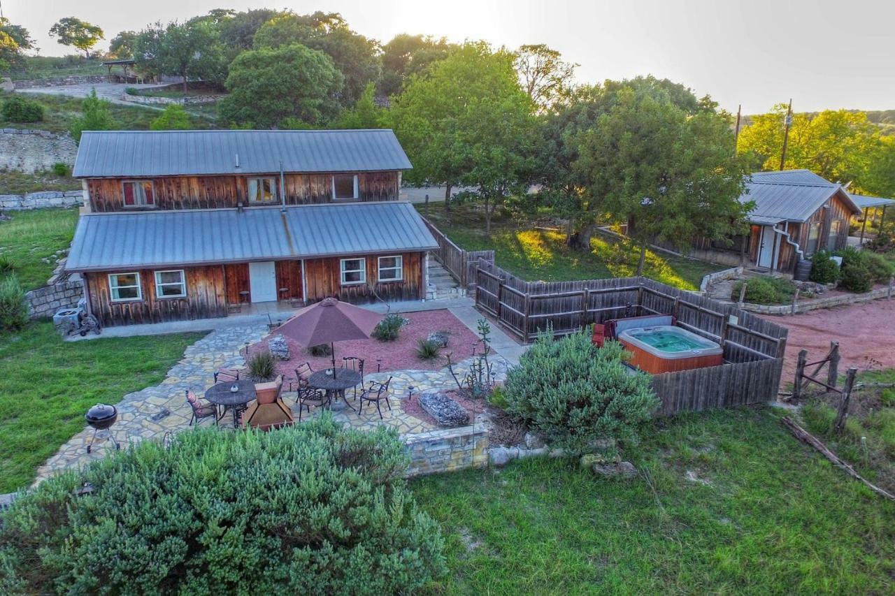 フレデリックスバーグ A Barn At The Quarry Bed & Breakfast エクステリア 写真